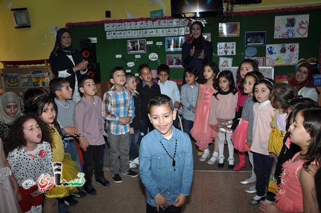 كفرقاسم – فيديو: بساتين الامل, السلام , والمحبة تحتفل بعيد الام على انغام عمو انس وجوقته ..